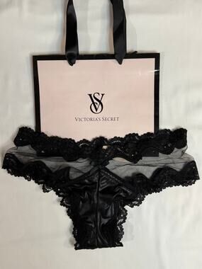 NWT Victoria’s Secret Vintage Sheer Lace Cheeky Panty Black Size XS 2014